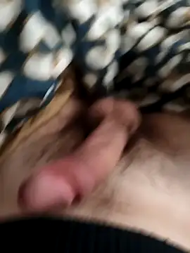 grossequeu chaude online show from April 15, 2026, 8:21 am