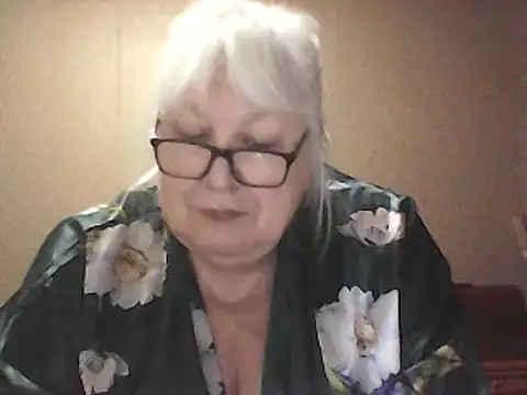 Snapshot of Alexia64231 chatting on April 22, 2026, 2:58 am Alexia64231 online show from April 22, 2026, 2:58 am