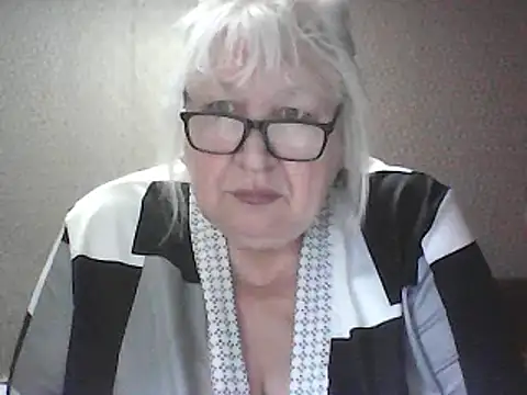Snapshot of Alexia64231 chatting on April 25, 2026, 2:14 am Alexia64231 online show from April 25, 2026, 2:14 am