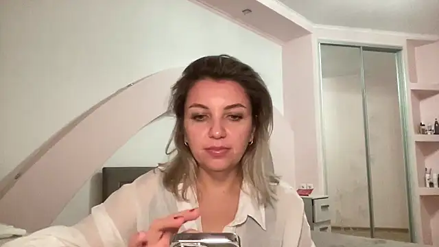 Snapshot of Beautysoul_ chatting on October 25, 2025, 6:24 pm Beautysoul  online show from October 25, 2025, 6:24 pm