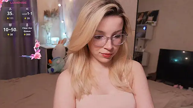 peachii meow online show from April 18, 2026, 4:11 pm