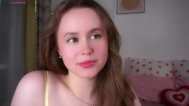 SusannaScholler online show from June 3, 2026, 11:21 pm