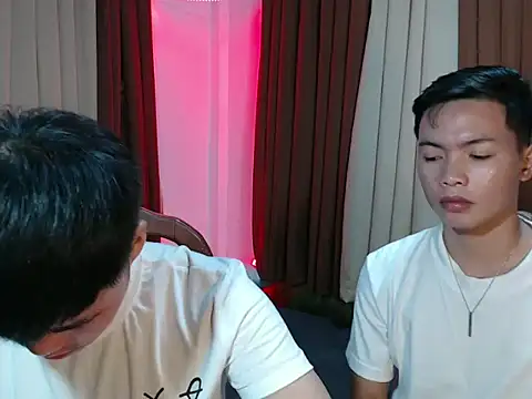 hot emman online show from February 19, 2026, 1:56 am