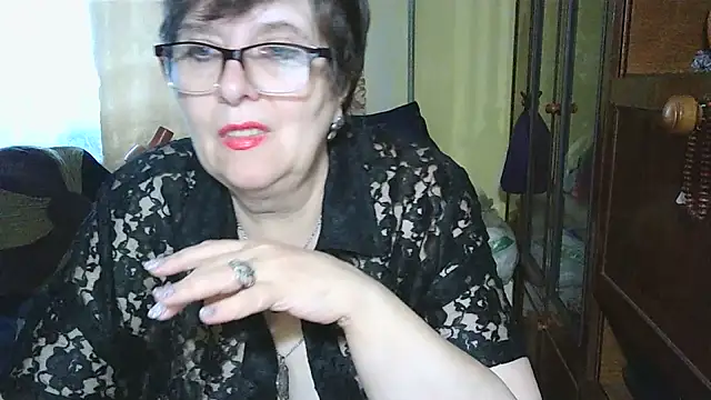 VeronicaGold511 online show from November 28, 2025, 8:17 am