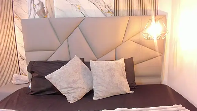 Snapshot of Tatihornyy chatting on April 8, 2026, 11:32 am Tatihornyy online show from April 8, 2026, 11:32 am