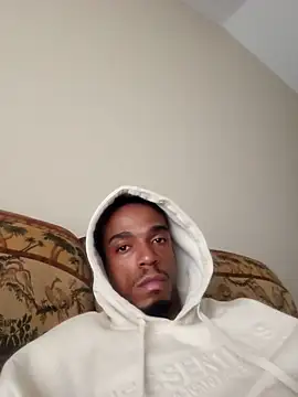 Snapshot of Made4Wicked chatting on October 24, 2025, 8:38 pm Made4Wicked online show from October 24, 2025, 8:38 pm