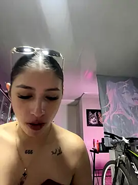 Snapshot of AriaBliss- chatting on September 20, 2025, 3:18 am AriaBliss- online show from September 20, 2025, 3:18 am