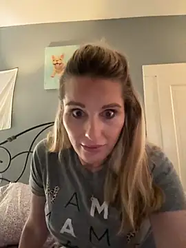 BaddieBossXX2 online show from November 16, 2025, 1:06 pm