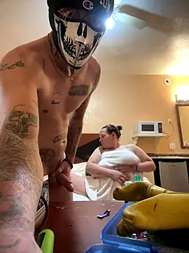 Step1s online show from November 29, 2025, 10:02 pm