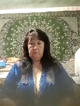 CrystalLime6411 online show from November 11, 2025, 6:19 pm