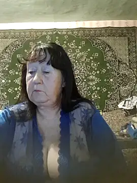 CrystalLime6411 online show from November 27, 2025, 5:48 pm