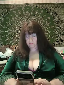 Snapshot of CrystalLime6411 chatting on May 15, 2026, 3:30 pm CrystalLime6411 online show from May 15, 2026, 3:30 pm