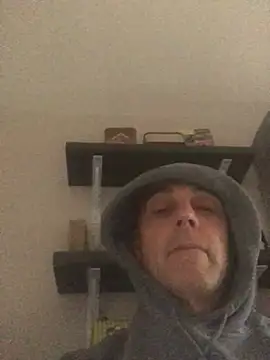 Snapshot of Andremann69 chatting on February 19, 2026, 10:44 am Andremann69 online show from February 19, 2026, 10:44 am