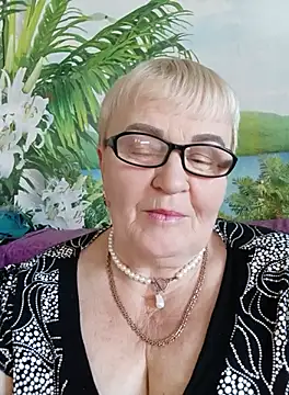 VioletSweet5566 online show from September 21, 2025, 10:17 am