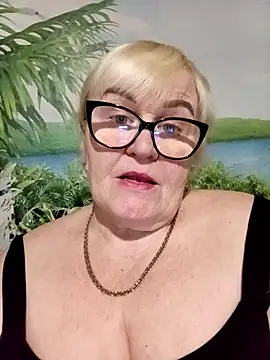 VioletSweet5566 online show from April 13, 2026, 4:45 pm