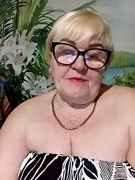 Snapshot of VioletSweet5566 chatting on April 19, 2026, 5:45 pm VioletSweet5566 online show from April 19, 2026, 5:45 pm