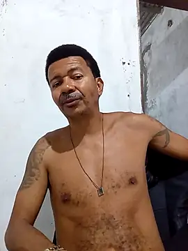 moreno25centimetro online show from March 22, 2026, 10:24 pm