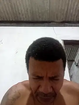 moreno25centimetro online show from April 5, 2026, 12:52 am