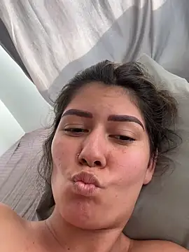 Snapshot of miss_silvia chatting on October 27, 2025, 8:35 pm miss silvia online show from October 27, 2025, 8:35 pm