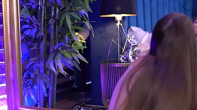 MillaSerene online show from November 16, 2025, 7:03 am