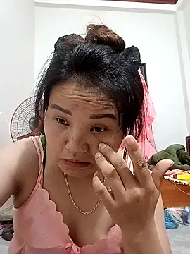 Snapshot of Heulwen-22 chatting on September 16, 2025, 8:10 pm Heulwen-22 online show from September 16, 2025, 8:10 pm