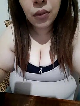 Snapshot of Madam-bezoul- chatting on February 9, 2026, 3:43 am Madam-bezoul- online show from February 9, 2026, 3:43 am