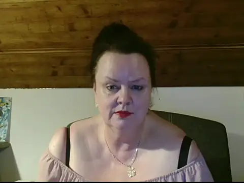 Snapshot of TiffanyMature chatting on February 16, 2026, 9:33 pm TiffanyMature online show from February 16, 2026, 9:33 pm