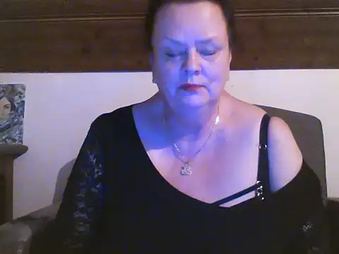 Snapshot of TiffanyMature chatting on April 3, 2026, 8:40 pm TiffanyMature online show from April 3, 2026, 8:40 pm