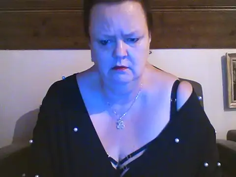 Snapshot of TiffanyMature chatting on April 4, 2026, 8:06 pm TiffanyMature online show from April 4, 2026, 8:06 pm