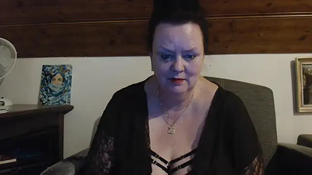 Snapshot of TiffanyMature chatting on April 5, 2026, 8:17 pm TiffanyMature online show from April 5, 2026, 8:17 pm