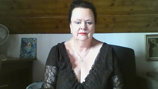 Snapshot of TiffanyMature chatting on April 7, 2026, 6:58 am TiffanyMature online show from April 7, 2026, 6:58 am