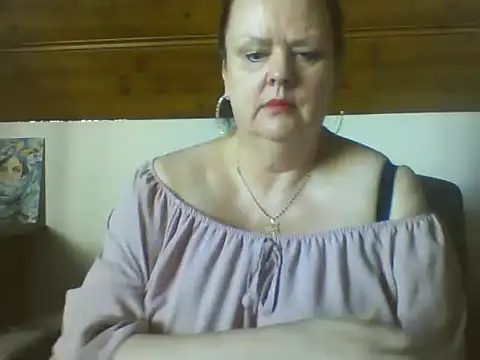 Snapshot of TiffanyMature chatting on April 10, 2026, 8:19 am TiffanyMature online show from April 10, 2026, 8:19 am