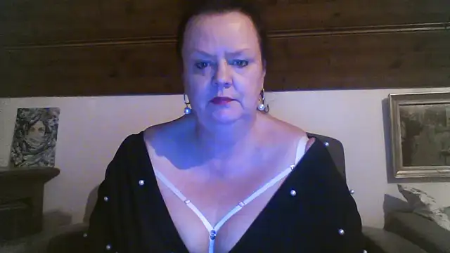 Snapshot of TiffanyMature chatting on April 10, 2026, 8:24 pm TiffanyMature online show from April 10, 2026, 8:24 pm