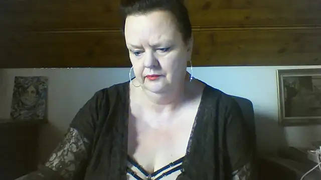 Snapshot of TiffanyMature chatting on April 13, 2026, 6:19 am TiffanyMature online show from April 13, 2026, 6:19 am