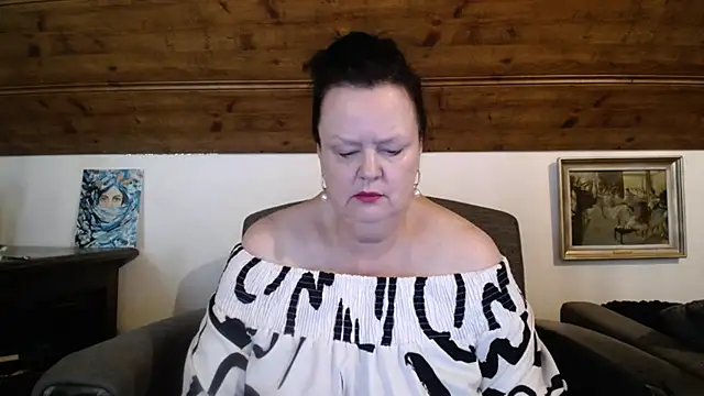 Snapshot of TiffanyMature chatting on June 12, 2026, 7:07 am TiffanyMature online show from June 12, 2026, 7:07 am