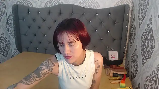 Snapshot of katheblows chatting on October 15, 2025, 12:38 pm katheblows online show from October 15, 2025, 12:38 pm