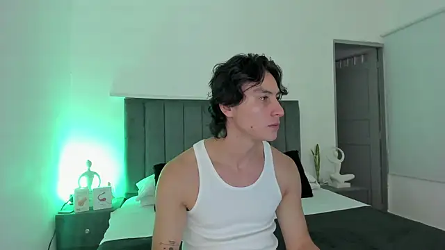 AlexanderHall online show from September 8, 2025, 5:56 pm