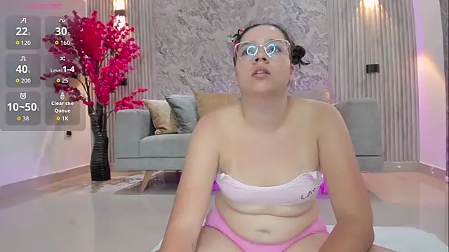 karlie small online show from February 24, 2026, 7:56 pm