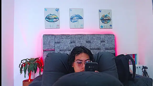 Snapshot of dirty_model chatting on September 17, 2025, 3:52 am dirty model online show from September 17, 2025, 3:52 am