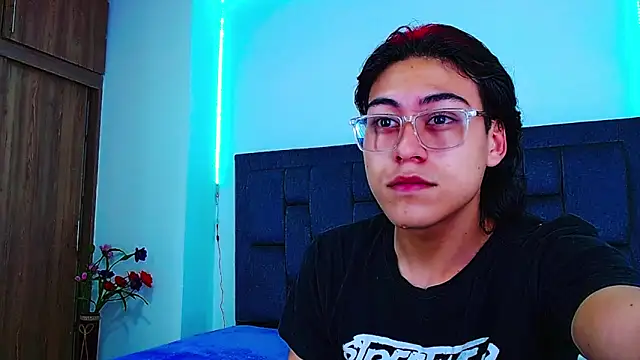 Snapshot of dirty_model chatting on October 3, 2025, 4:20 am dirty model online show from October 3, 2025, 4:20 am