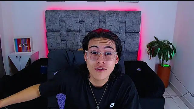 Snapshot of dirty_model chatting on October 4, 2025, 12:52 am dirty model online show from October 4, 2025, 12:52 am