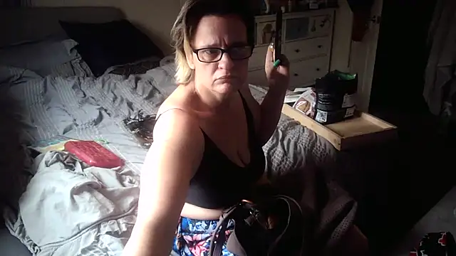 Snapshot of PremiumKitty chatting on February 16, 2026, 9:55 pm PremiumKitty online show from February 16, 2026, 9:55 pm