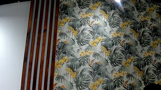 ItaloMoore online show from November 14, 2025, 6:50 pm