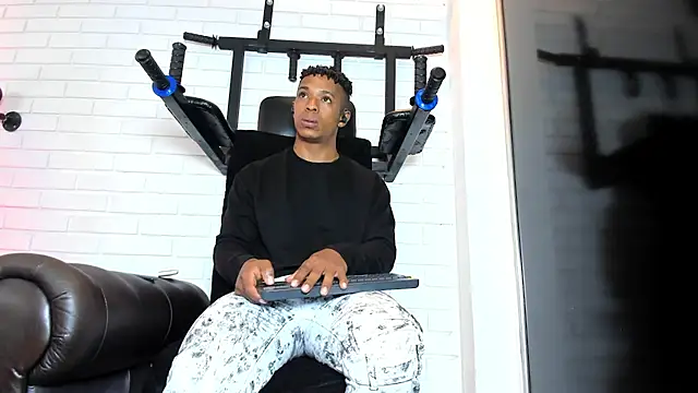 ItaloMoore online show from February 14, 2026, 11:51 am