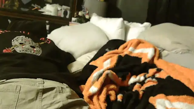 N3V3RPANICxh online show from April 13, 2026, 3:23 am