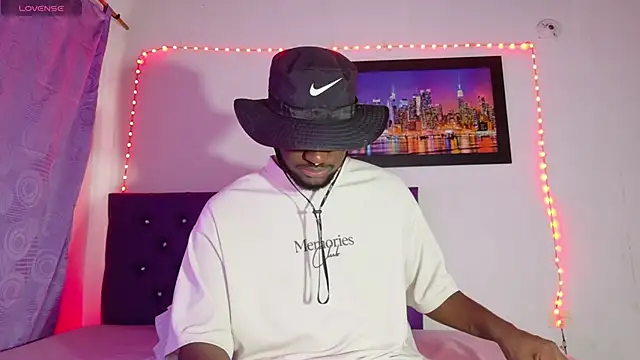 Snapshot of eebony_stallion chatting on April 22, 2026, 7:37 pm eebony stallion online show from April 22, 2026, 7:37 pm