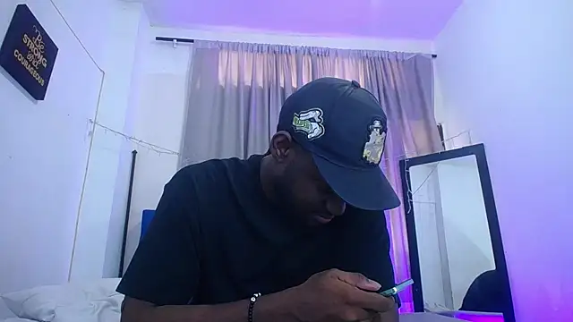 Snapshot of eebony_stallion chatting on June 2, 2026, 7:38 pm eebony stallion online show from June 2, 2026, 7:38 pm