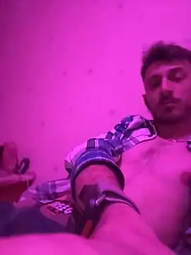 Snapshot of mister_twitter chatting on February 12, 2026, 1:00 am mister twitter online show from February 12, 2026, 1:00 am