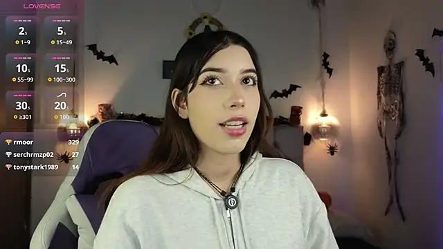 lila min online show from October 6, 2025, 2:25 pm