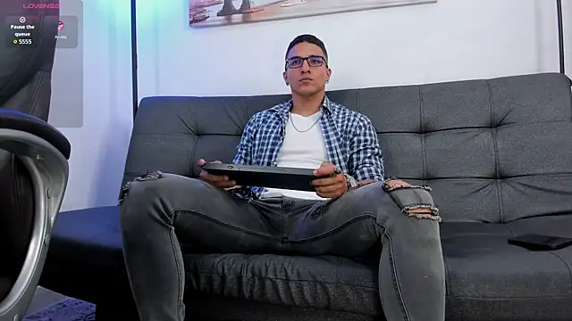 Snapshot of Dash_Bukoski chatting on October 5, 2025, 1:09 pm Dash Bukoski online show from October 5, 2025, 1:09 pm